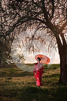 Walking woman Ã¢â¬â asian style portrait